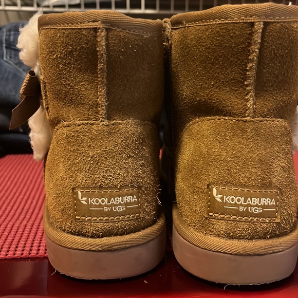 Gently used UGG Koolaburra Girls Boots size 3 or 5 - Picture 10 of 10